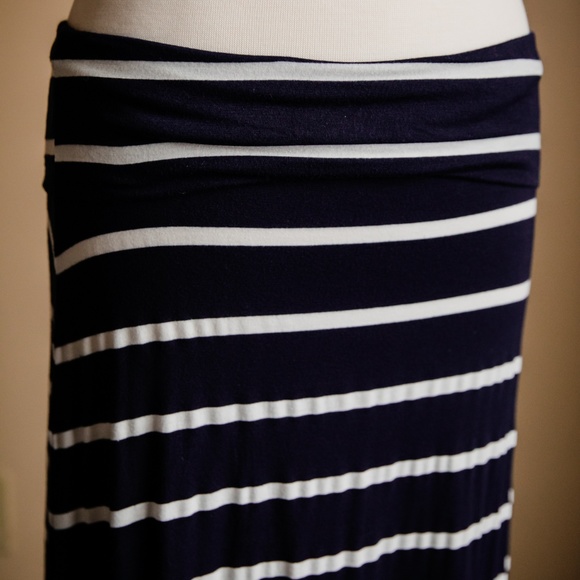 Windsor Navy Striped Skirt - Picture 3 of 5